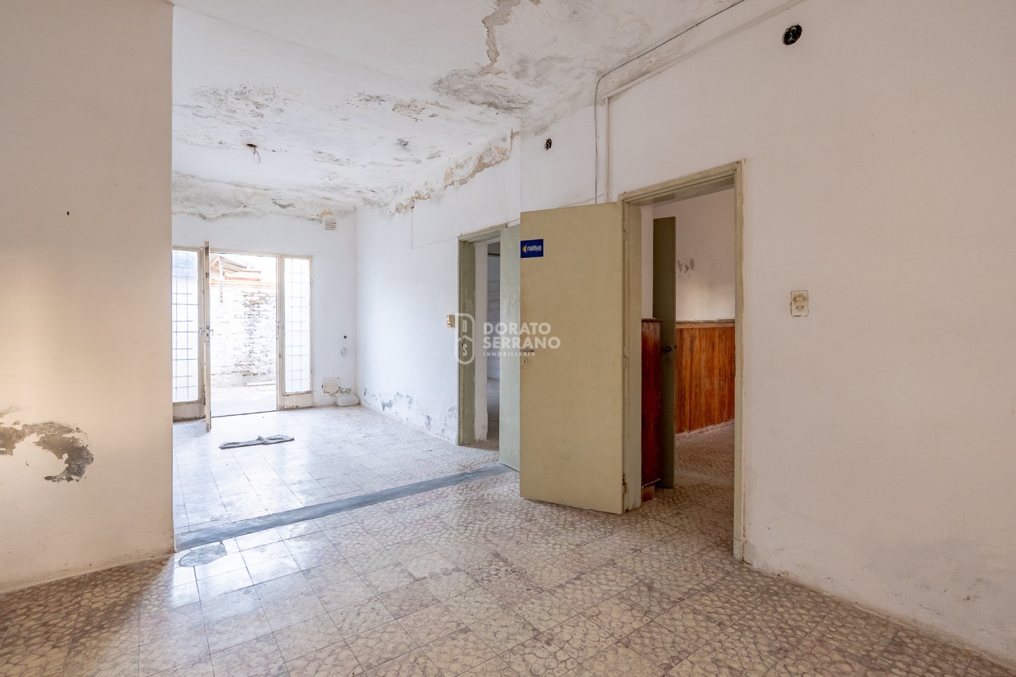 LOTE 10X45 +TODOS LOS SERVICIOS + PLUS CONSTRUCCION A RECICLAR.