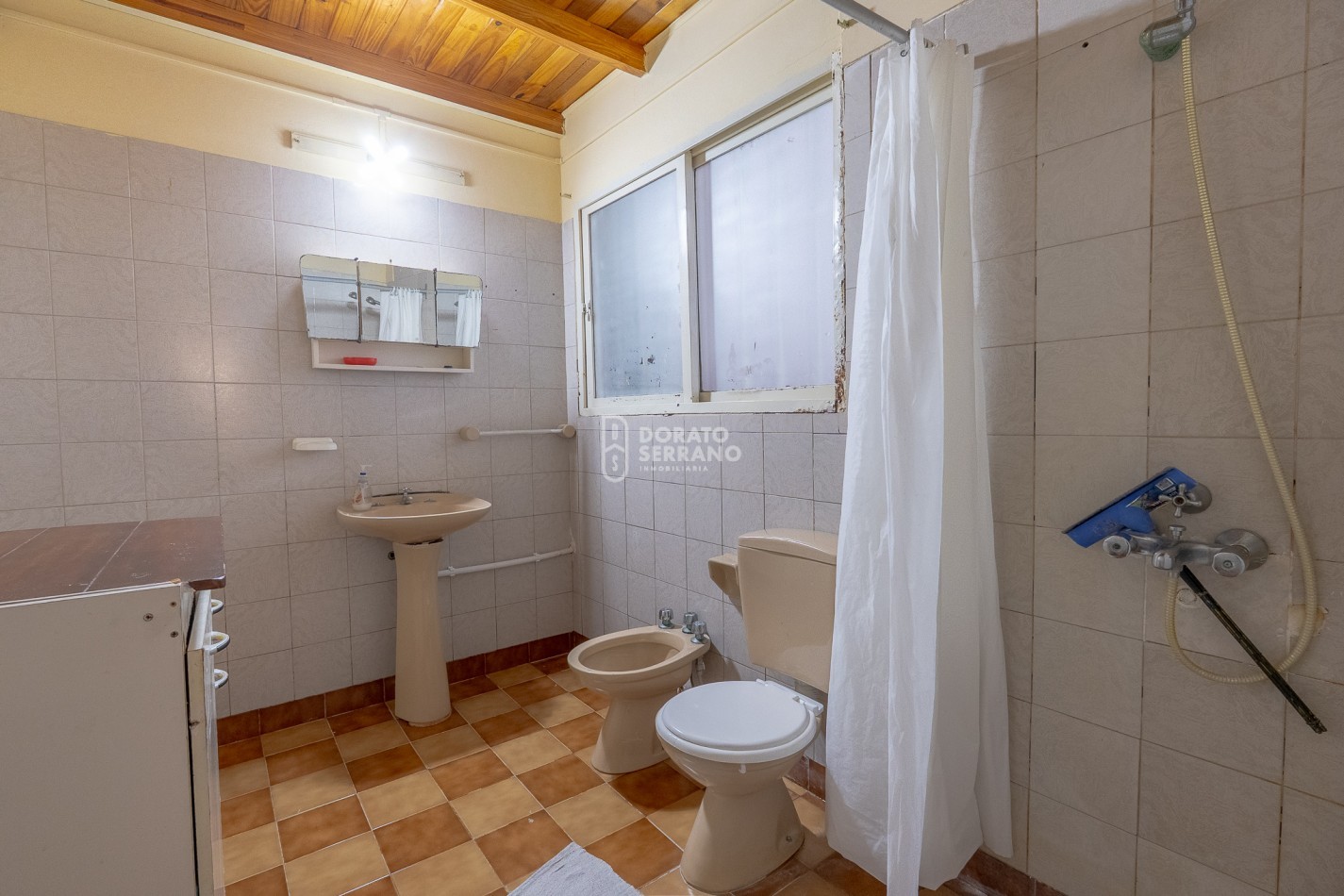 CASA + LOCAL + DEPOSITO.