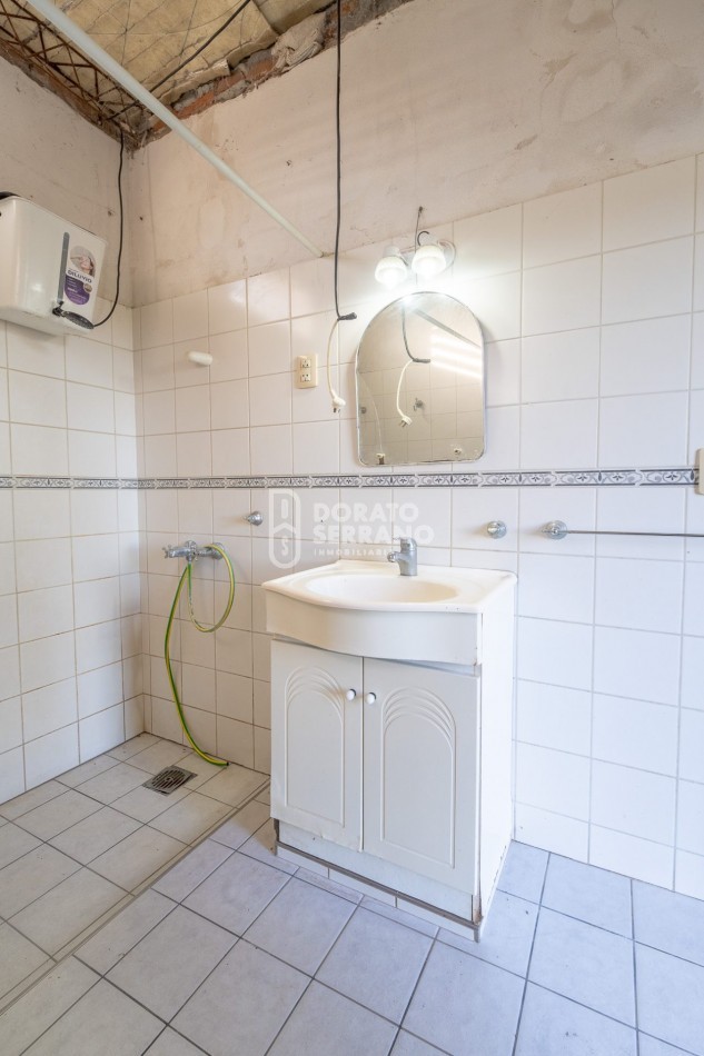 LOTE EN ESQUINA + CASA A TERMINAR! - AREA RESIDENCIAL!