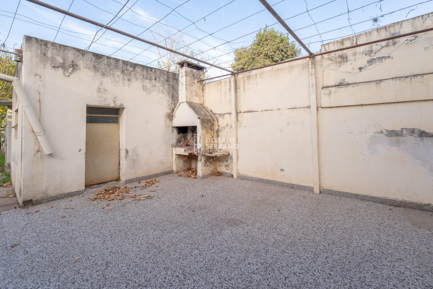 CASA A RECICLAR + LOTE PASANTE! 2 FRENTES!