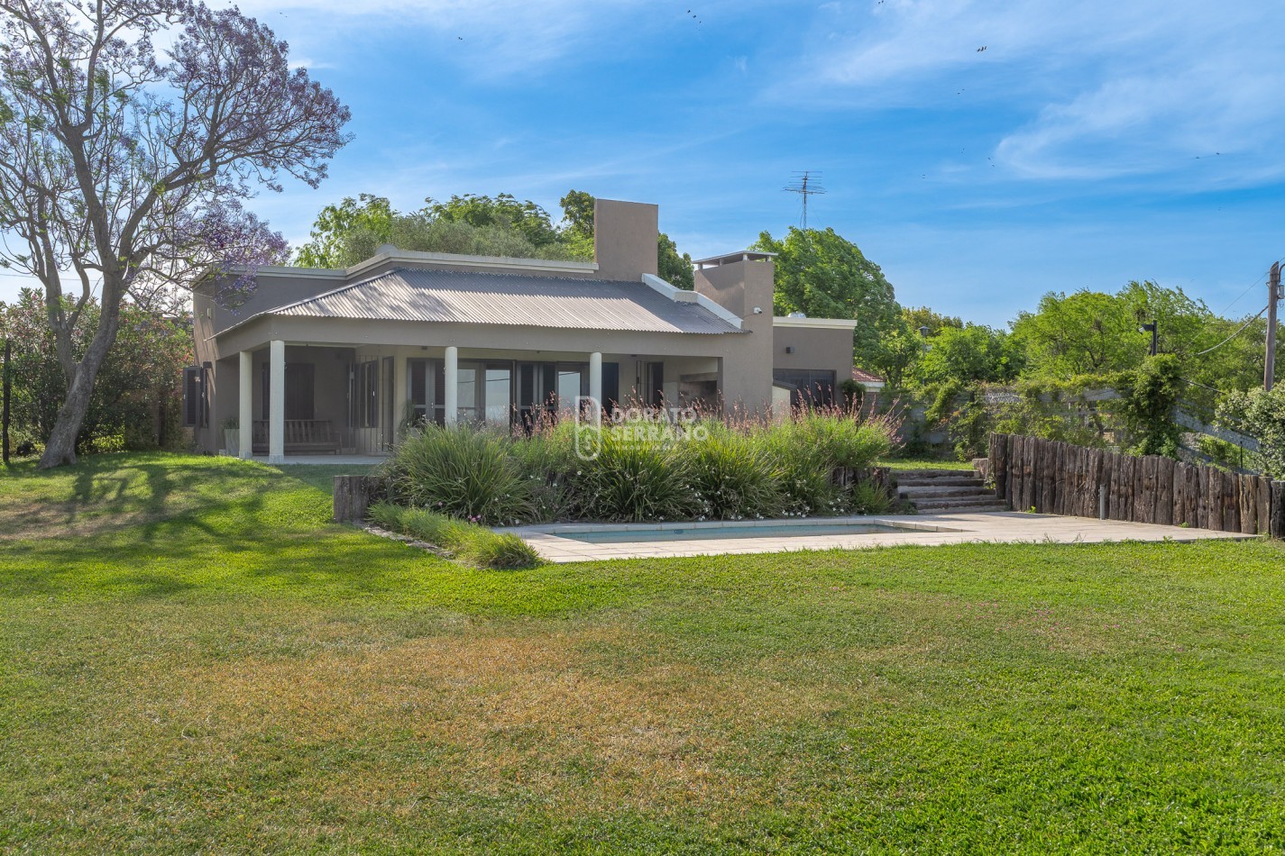 EXTRAORDINARIA! BARRIO GALVEZ - LAGUNA DE LOTTO.