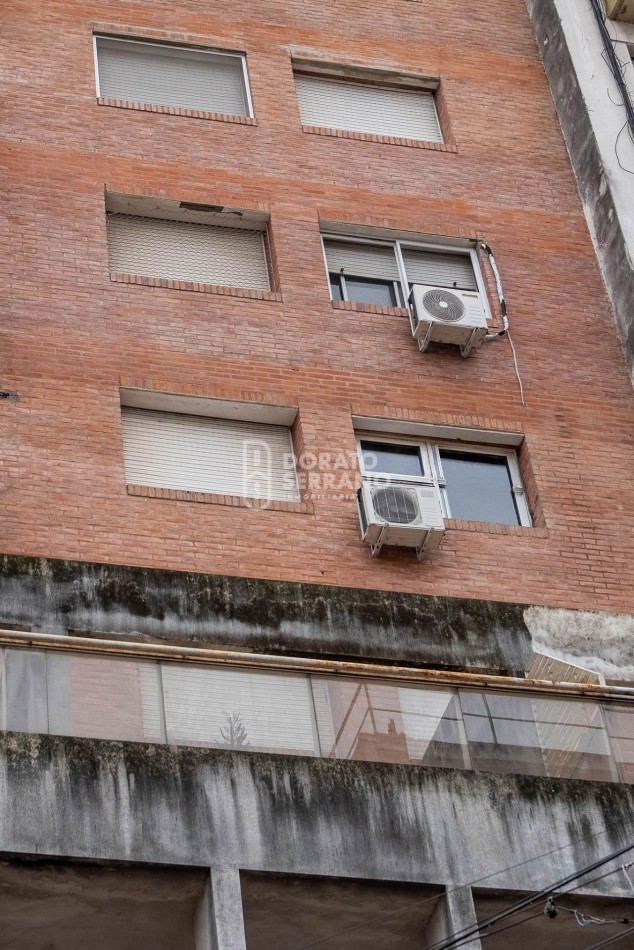 DEPTO. 1 DORMITORIO Y BAULERA S/ PEATONAL SAN MARTIN. ROSARIO!