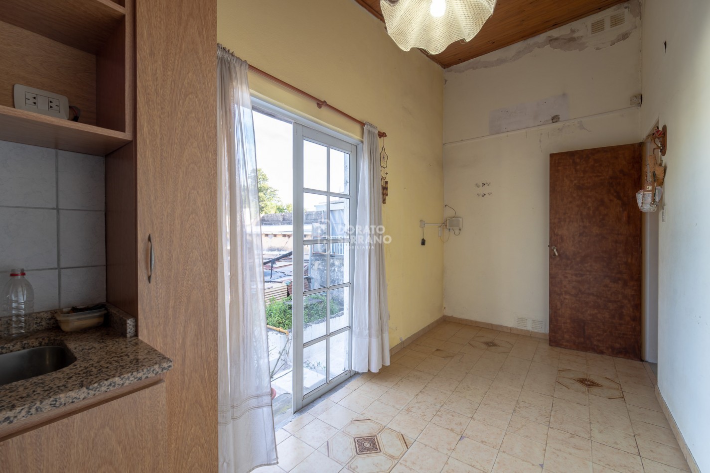 3X1 / CASA - DEPTO - LOCAL -  PASOS DE LA PLAZA CENTRAL!