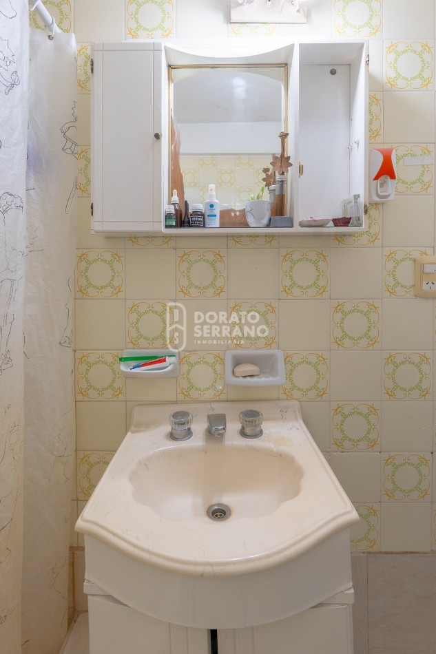 DEPTO. 2 DORMITORIOS! IMPECABLE! SOBRE AVENIDA J. NEWBERY!