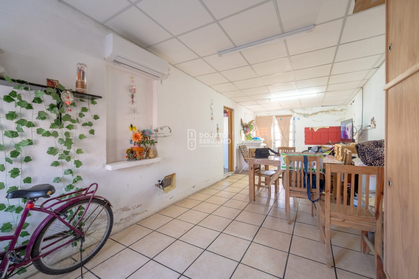 3 DORMITORIOS + PATIO Y COCHERA! TODOS LOS SERVICIOS!