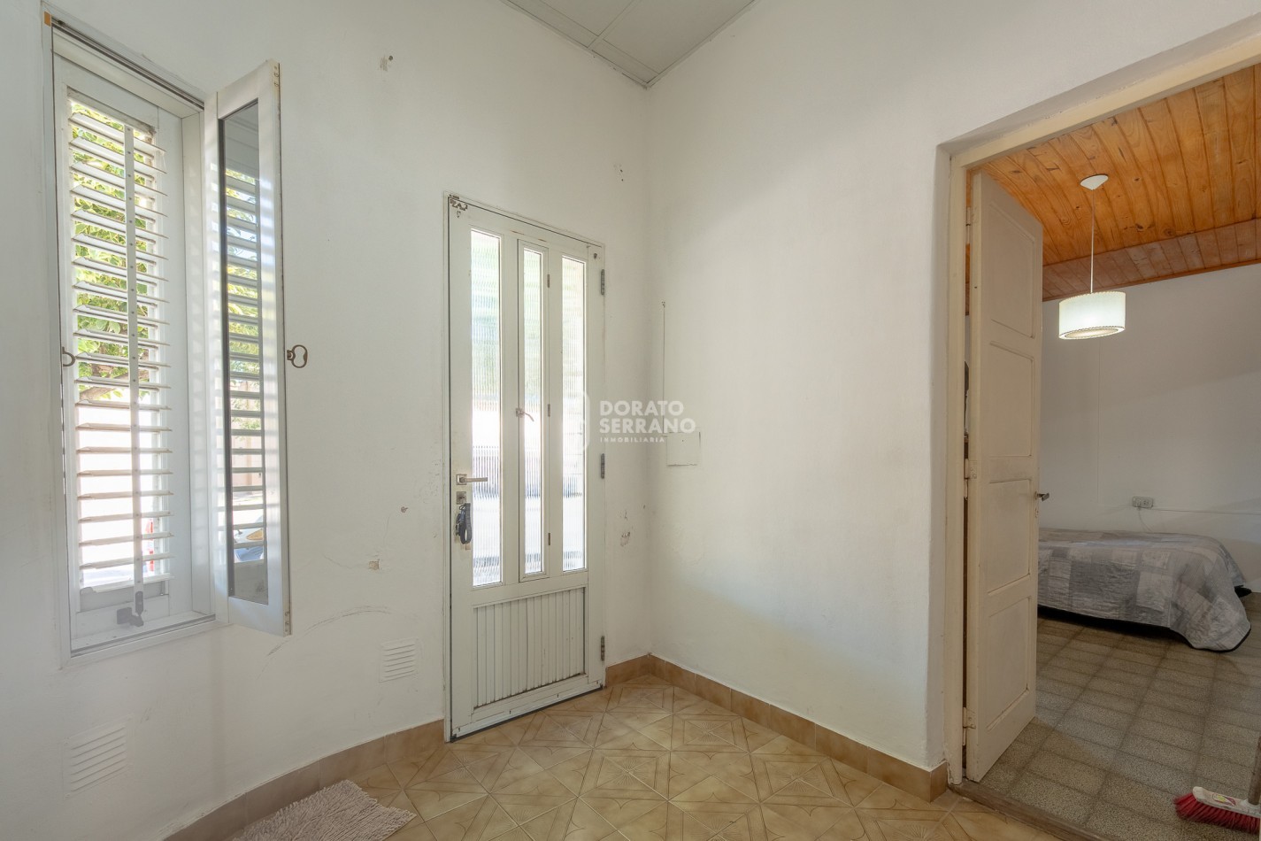 CASA TIPO + TODOS LOS SERVICIOS! Buena ubicacion & Estado Operativo.