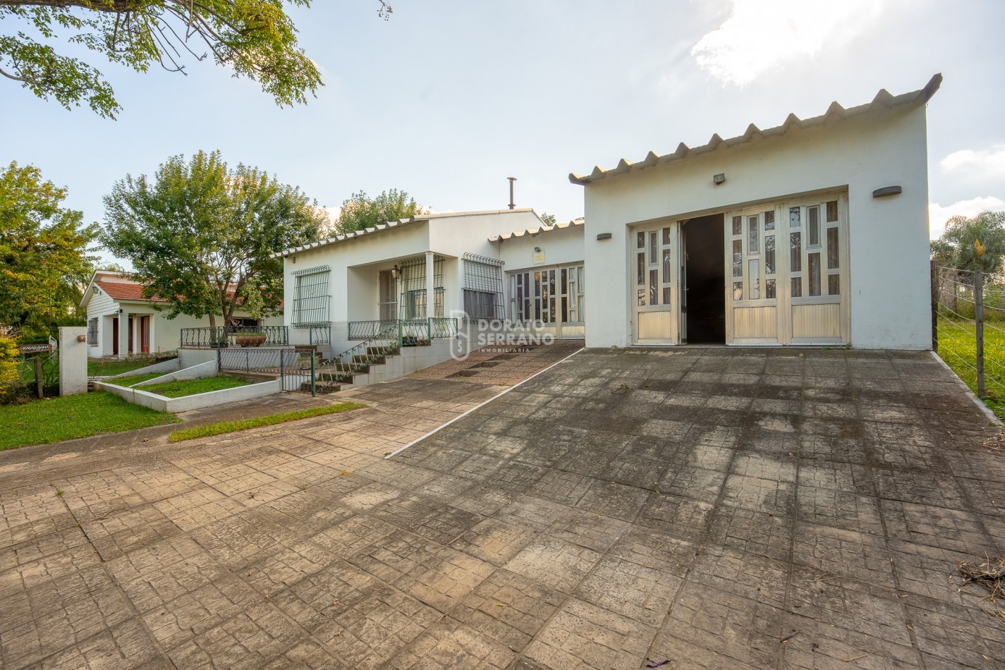 CASA EN EL RIO! GRANDIOSA! BARRIO BASUALDO!