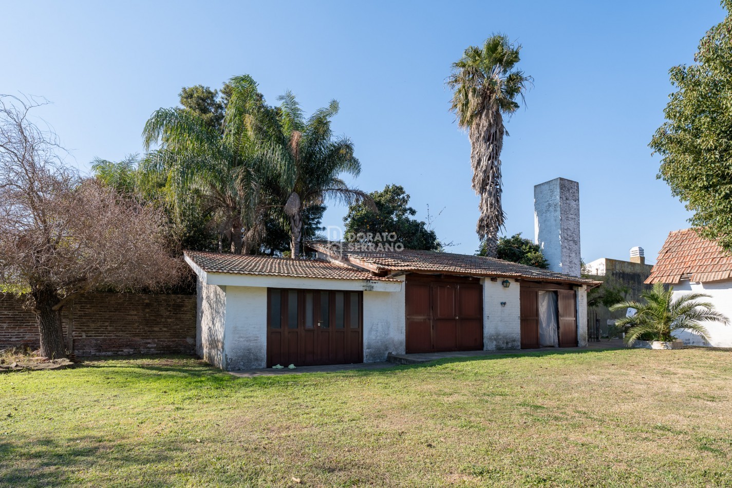 MANSION COLONIAL FRENTE A RIO CORONDA.