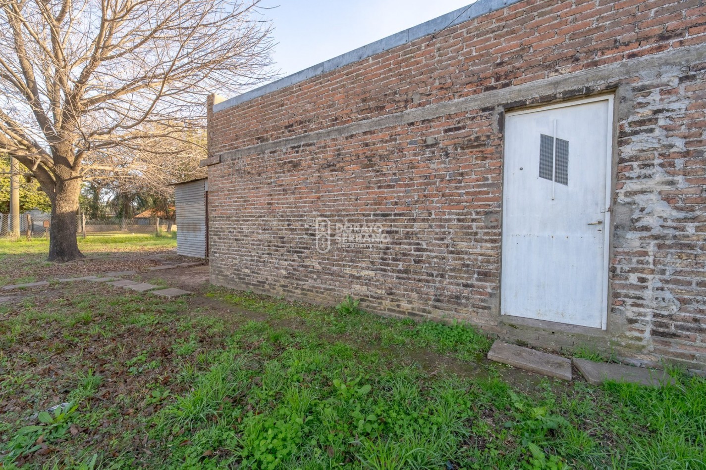 LOTE EN ESQUINA + CASA A TERMINAR! - AREA RESIDENCIAL!