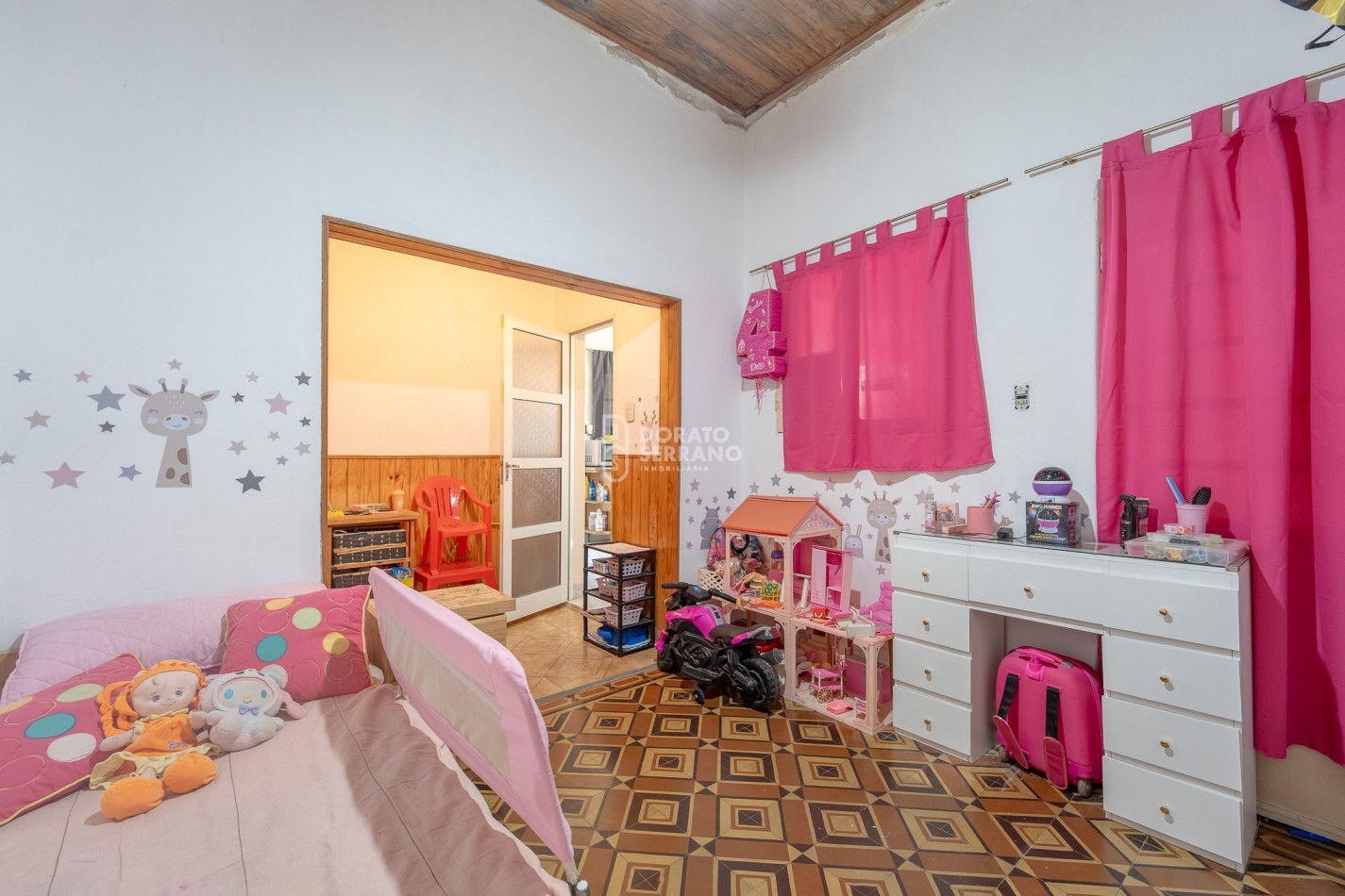 CASA TIPO + TODOS LOS SERVICIOS! Buena ubicacion & Estado Operativo.