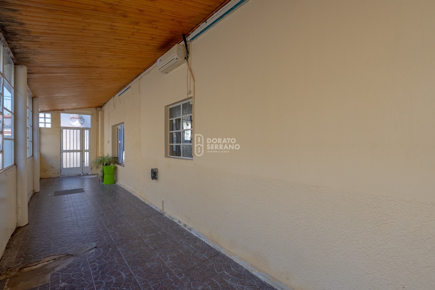 CASA + LOCAL + DEPOSITO.