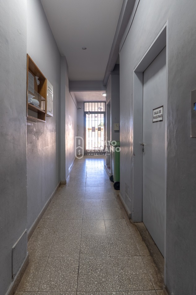 DEPTO. 2 DORMITORIOS! IMPECABLE! SOBRE AVENIDA J. NEWBERY!