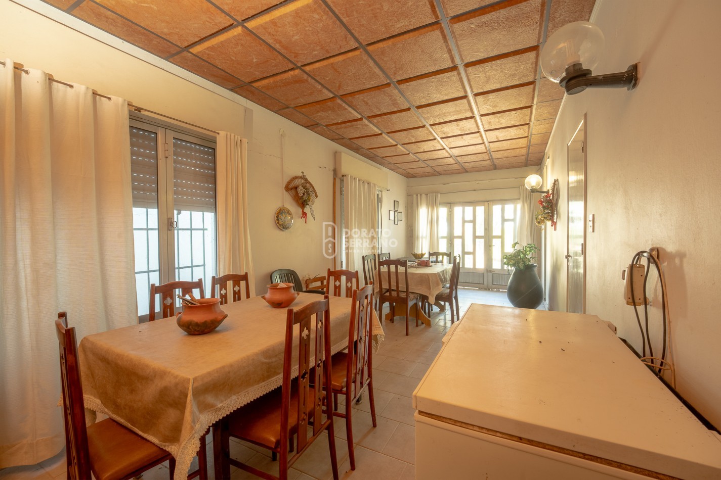 CASA EN EL RIO! GRANDIOSA! BARRIO BASUALDO!