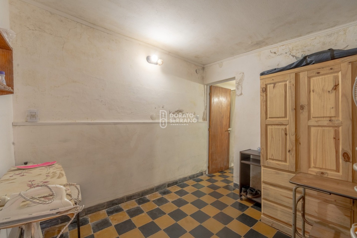CASA EN ESQUINA / TODOS LOS SERVICIOS!