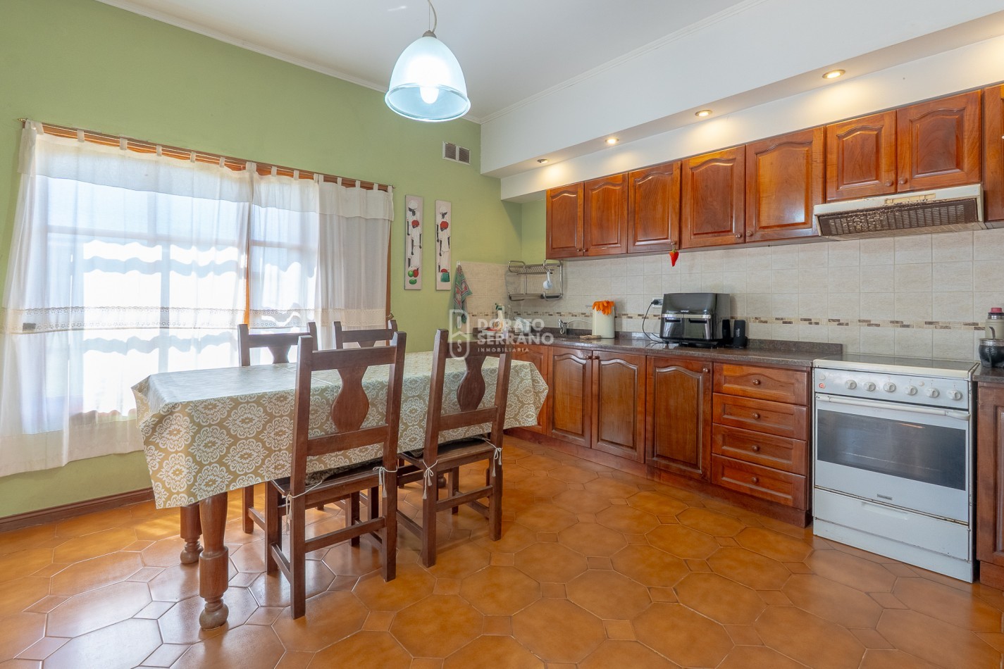 ESTILO & AMENITIES + LOTE XL / EXTRAORDINARIO! 