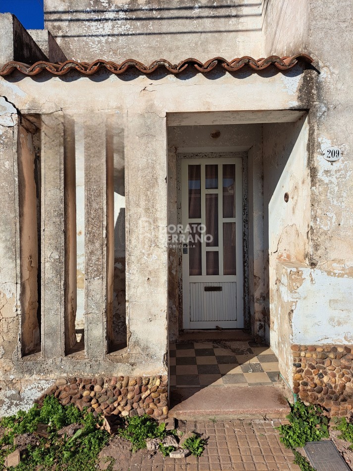 LOTE + CASA A RECICLAR -