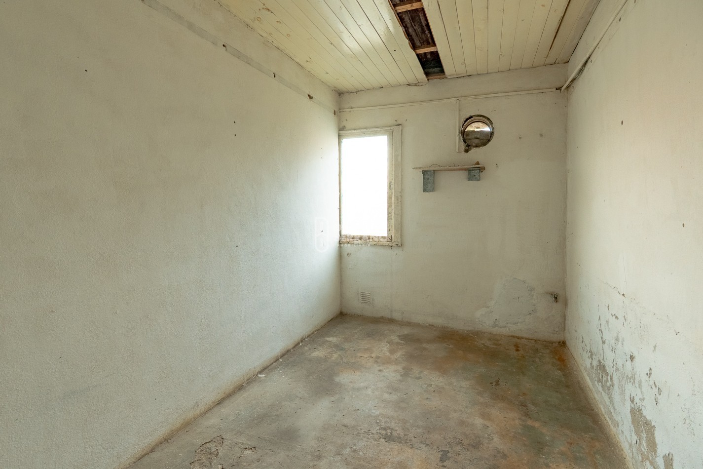 LOTE 10X45 +TODOS LOS SERVICIOS + PLUS CONSTRUCCION A RECICLAR.
