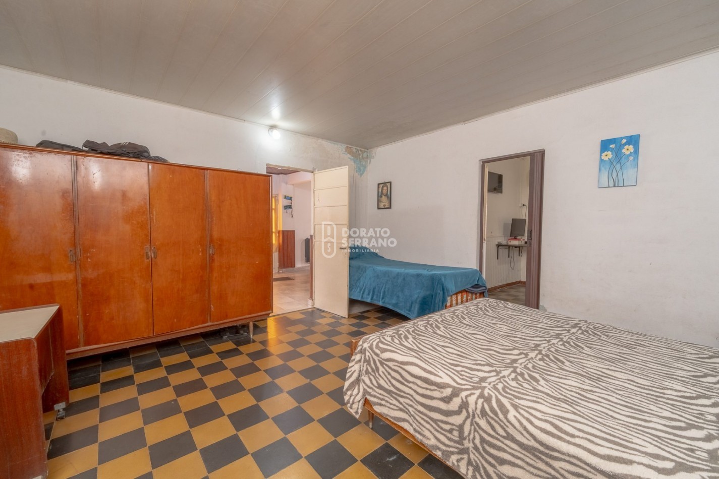 CASA EN ESQUINA / TODOS LOS SERVICIOS!