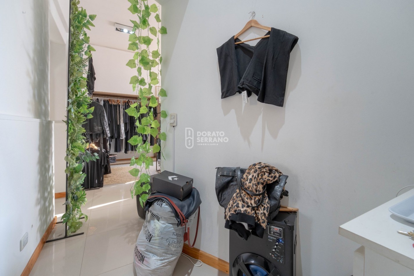 LOCAL + OFICINAS + LOTE 10X50 / MICROCENTRO!