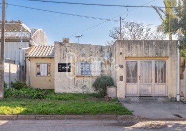 3 DORMITORIOS + PATIO Y COCHERA! TODOS LOS SERVICIOS!