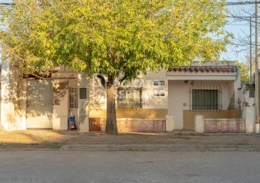 LOTE 10X45 +TODOS LOS SERVICIOS + PLUS CONSTRUCCION A RECICLAR.