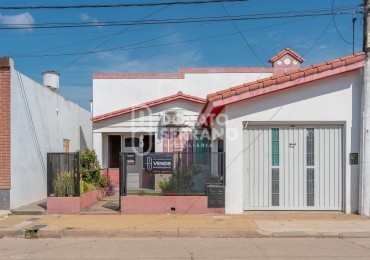 OPERATIVA! A MTS. DE AVENIDA! TODOS LOS SERVICIOS.