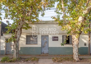 CASA A RECICLAR + LOTE PASANTE! 2 FRENTES!