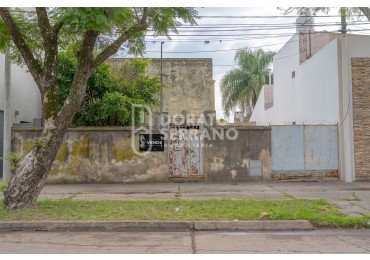 CASA SOBRE AVENIDA A RECICLAR! CENTRO! GRAN POTENCIAL!