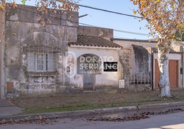 CASA A RECICLAR + GALPON NUEVO!